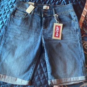 NWT Levi’s 515 Bermuda shorts